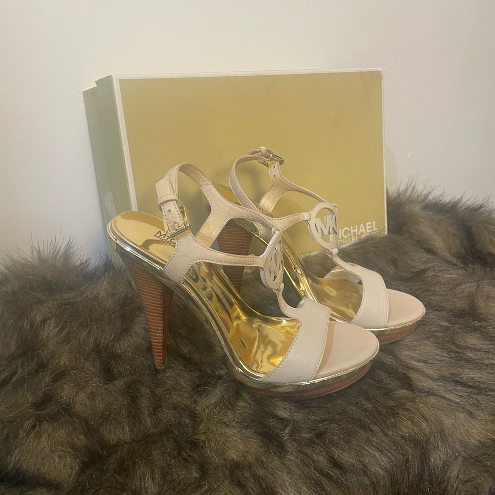 Michael Kors Women's Cream Sandals - Picture 2 of 6